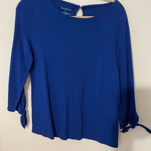 3/4 length sleeved top